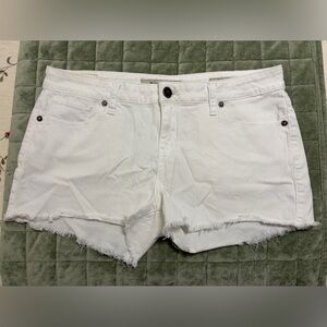 Mia & Moss White Shorts. Women’s size 8/29